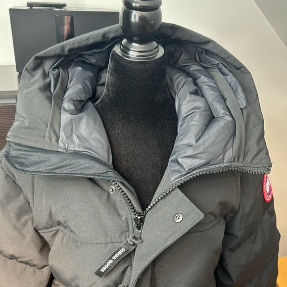 Canada Goose MacMillan Hooded Parka - Picture 9 of 17